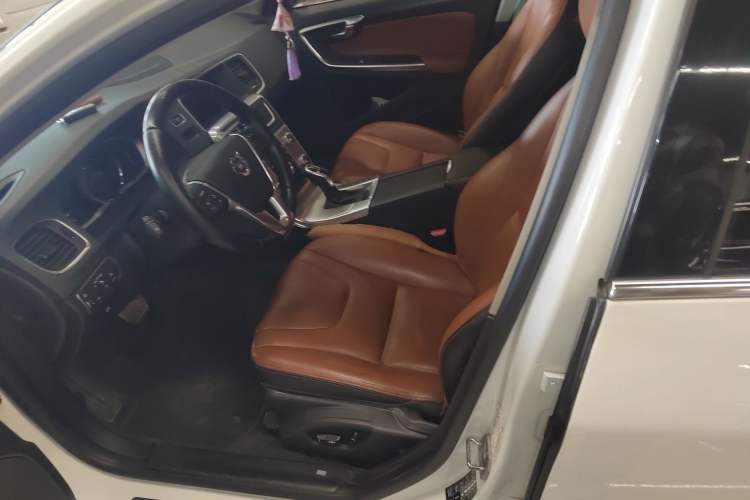 Used Volvo S60 2017 S60L T4 Smart Range Edition
