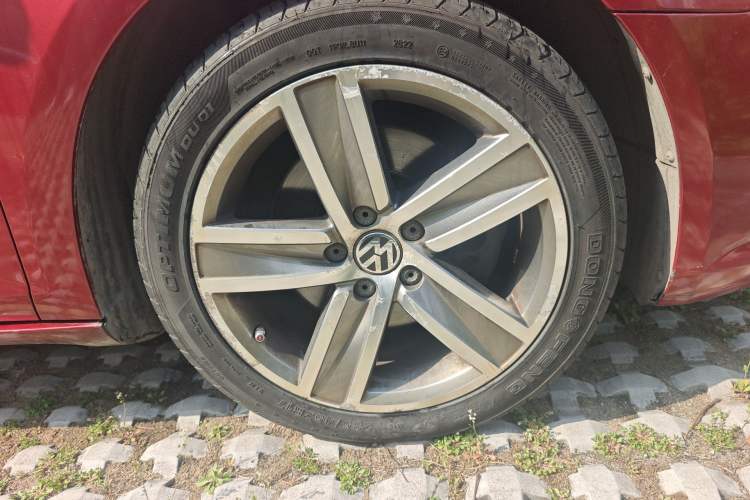 Used Volkswagen FAW-Volkswagen CC 2013 1.8TSI Luxury Model Right Front Wheel Hub