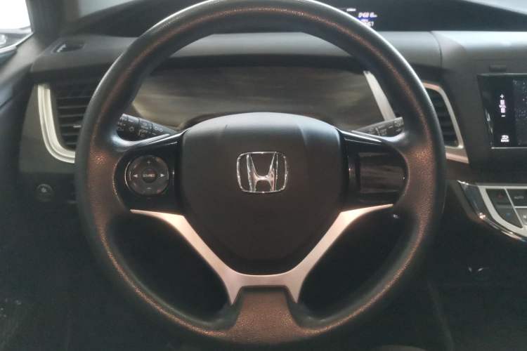 Used Honda Jade 2017 1.8L automatic Comfort version 5 seats
