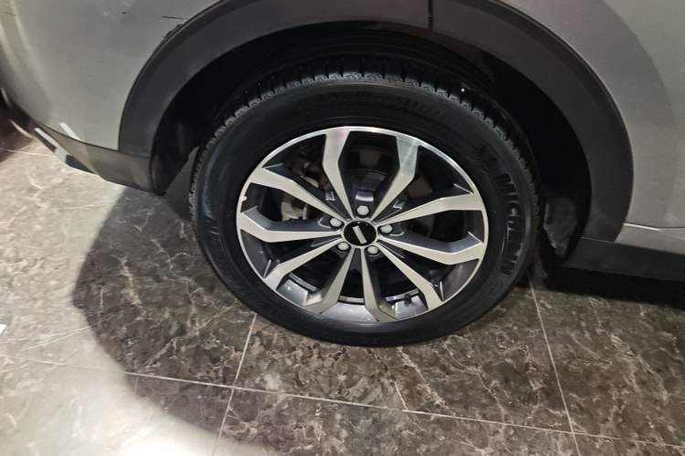 Used Wey VV6 2020 2.0T Two-Wheel Drive Smart Protection+