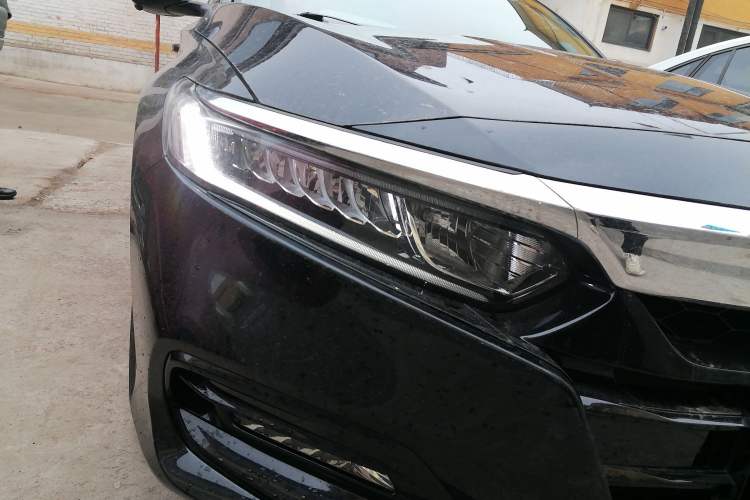 Used Honda Accord 2018 260TURBO Elite Edition China V Right Front Headlight