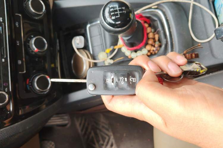 Used Volkswagen Sagitar 2015 1.6L Manual Comfort Model