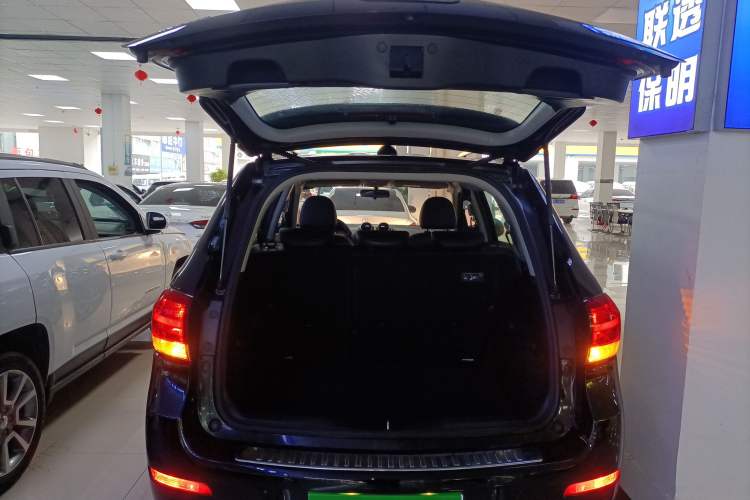 Used Haval H6 2016 Upgraded Model 1.5T Manual Two-Wheel Drive Urban Version
