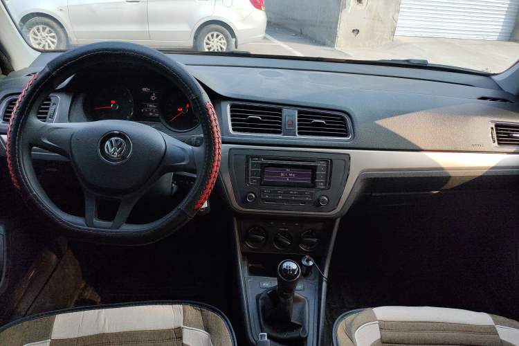 Used Volkswagen Lavida 2015 1.6L Manual Fashion Edition