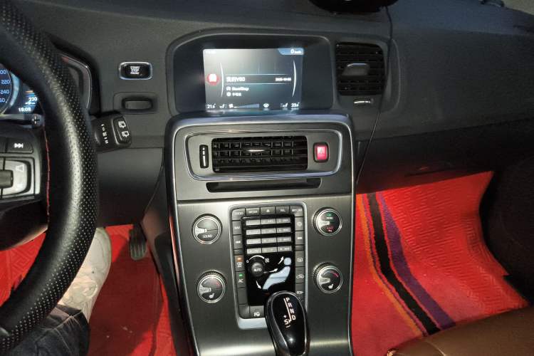 Used Volvo V60 2015 T5 Zhiya Edition