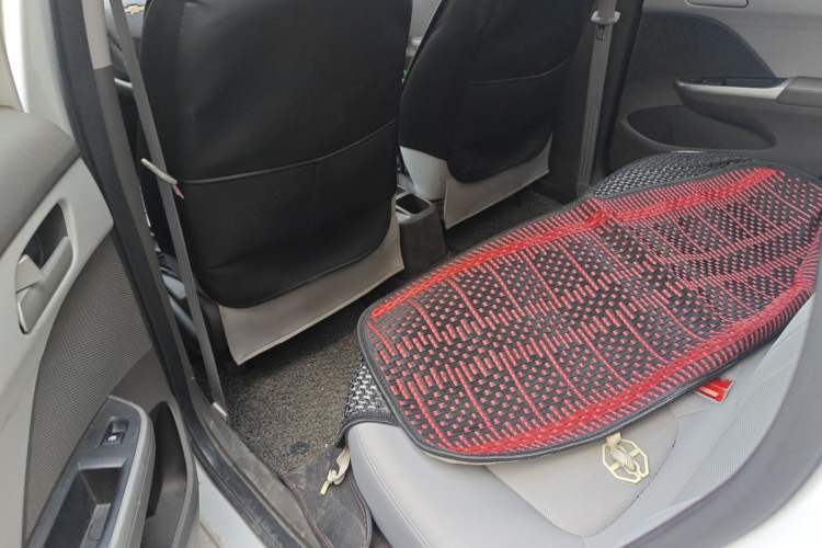 Used Chevrolet Lova RV 2016 1.5L Automatic Comfort Edition Left Rear Seat