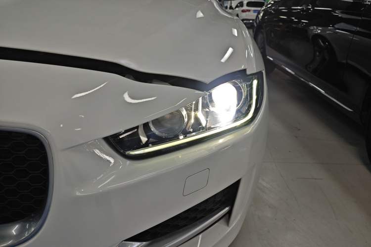 Used Jaguar XE 2015 2.0T 240 PS R-Sport
