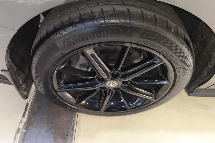 Used Changan UNI-V iDD 2023 ZhiDian iDD 1.5T 113km ZhiKu Model
