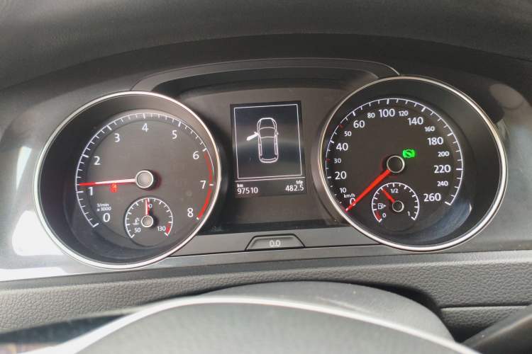 Used Volkswagen Golf 2018 230TSI Automatic Luxury Version Instrument Cluster