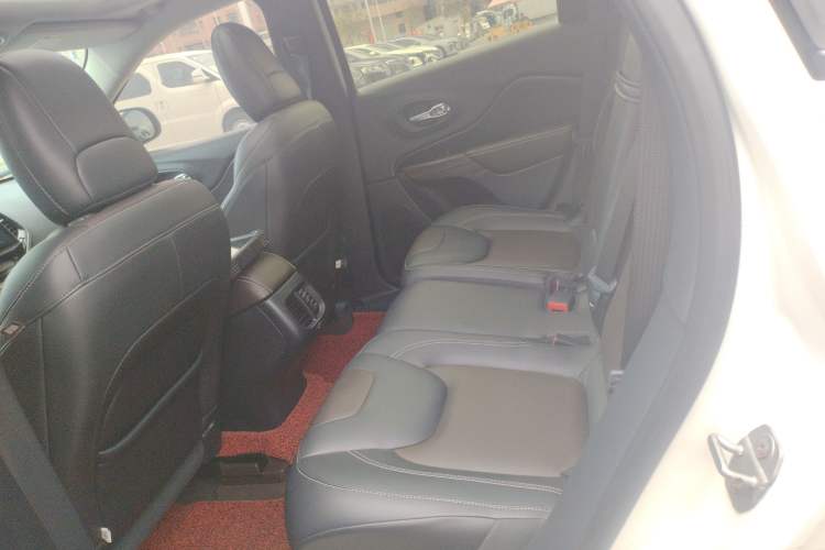 Used Jeep Cherokee 2016 2.4L Leading Edition