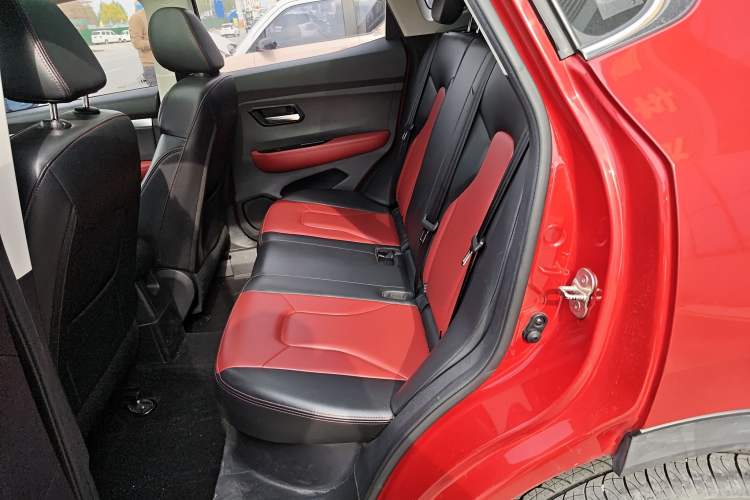 Used Haval H2s 2018 Red-Label 1.5T Dual-Clutch Luxury Model Left Rear Seat