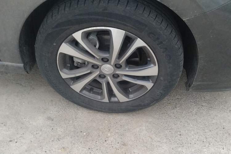 Used CHANGAN Eado 2023 Changan Edition PLUS Blue Whale NE 1.4T GDI DCT Prestige Version Right Front Wheel Hub