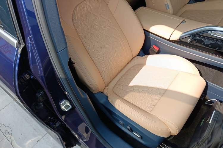 Used VOYAH FREE 2021 Four-Wheel Drive Standard Range-Extended Exclusive Luxury Package