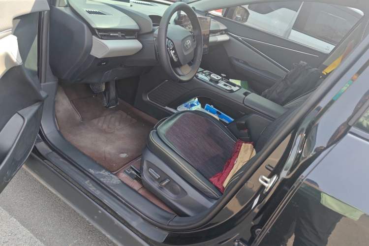 Used Toyota bZ5 2025 Model 550 JOY Left Front Seat