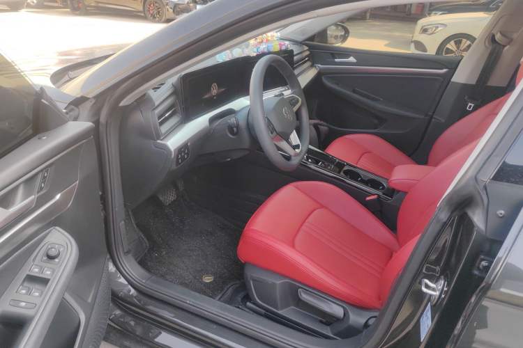 Used Volkswagen Lamando 2024 Lingdu L 200TSI DSG Trendy & Spicy Edition
