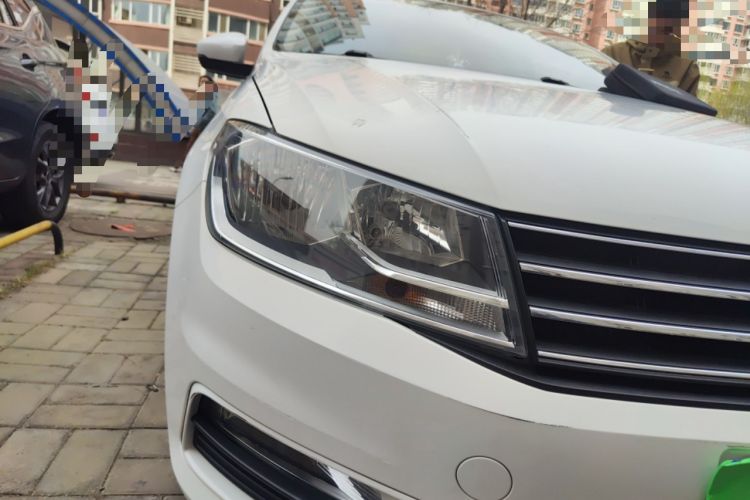 Used Volkswagen Santana 2016 1.6L Automatic Comfort Edition Right Front Headlight