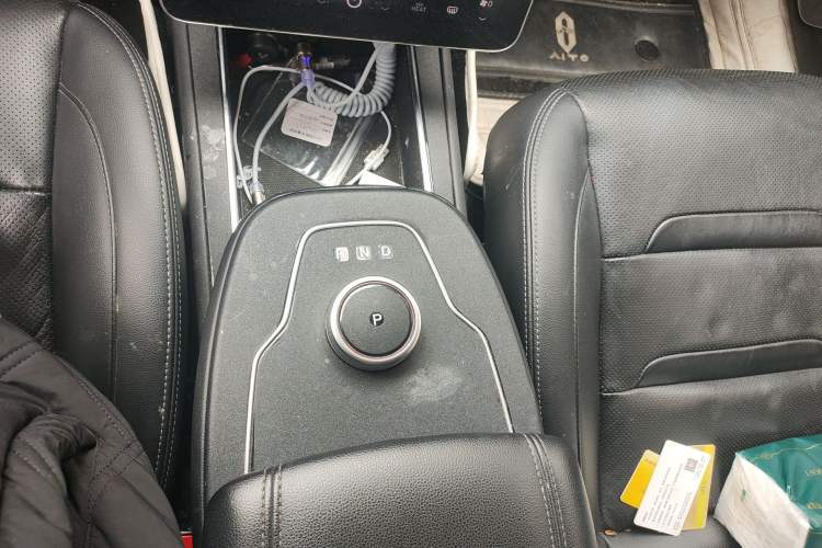 Used SERES SF5 2020 Four-Wheel Drive High-Performance Sports Edition Gear Lever