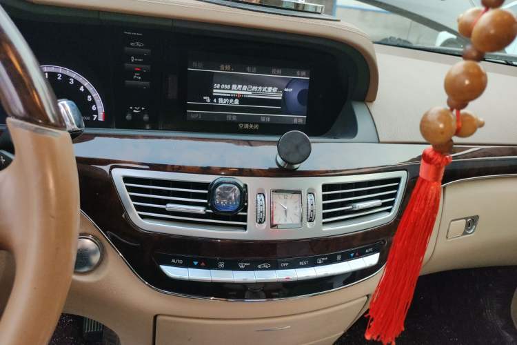 Used Mercedes-Benz S-Class 2012 S 350 L Grand Edition Audio And AC Panel