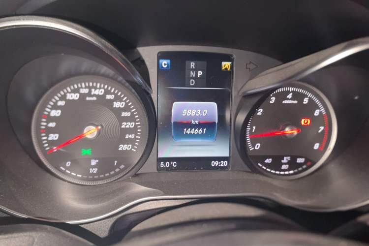 Used Mercedes-Benz GLC 2018 GLC 260 4MATIC Luxury Model Instrument Cluster