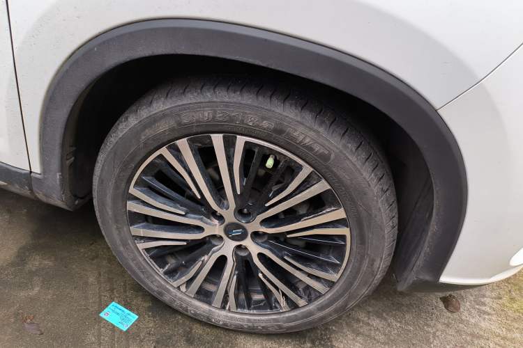 Used CHANGAN OSHAN X7 2020 1.5T Automatic Luxury Model Right Front Wheel Hub