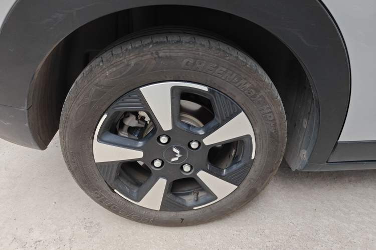 Used Wuling Bingo PLUS 2024 330 km Range Five-Seater Version