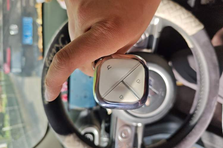 Used Wuling Bingo PLUS 2024 330 km Range Five-Seater Version
