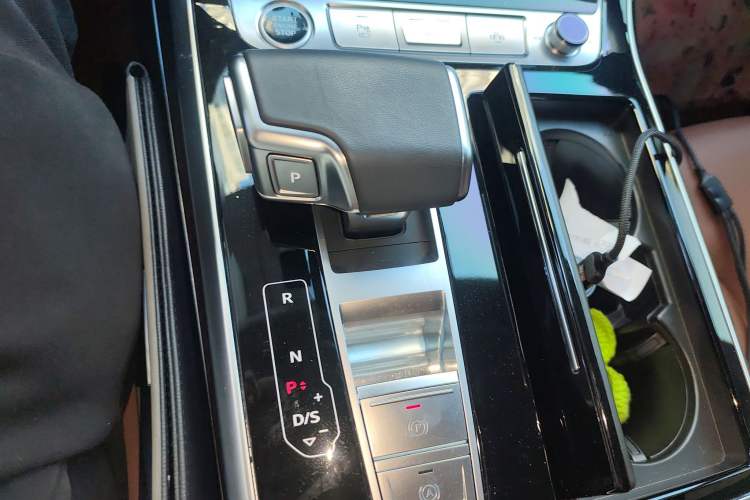 Used Audi Q7 2023 45 TFSI quattro S line Sport model