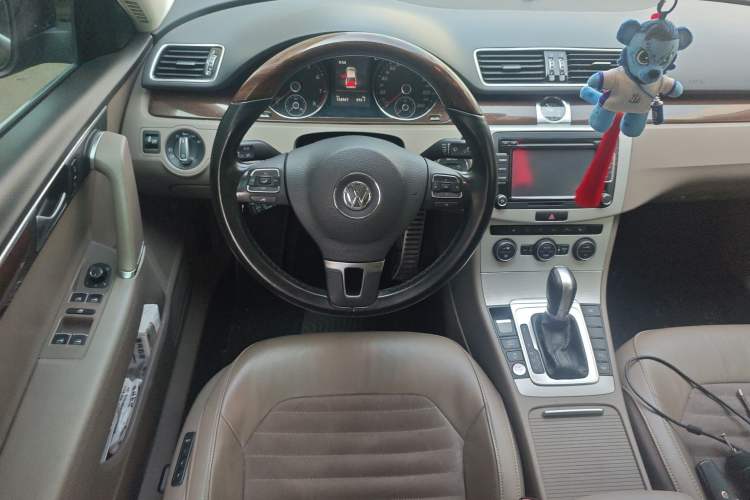 Used Volkswagen Magotan 2015 2.0 TSI Prestige Model
