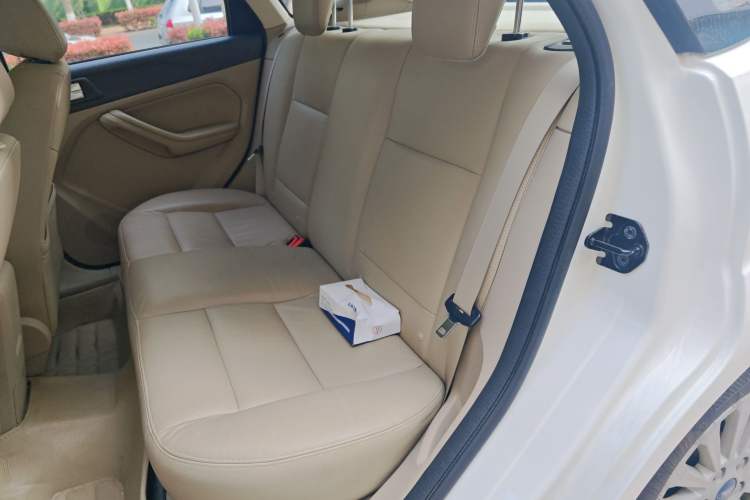 Used Ford Focus 2013 Hatchback Classic 1.8L Automatic Fashion Edition