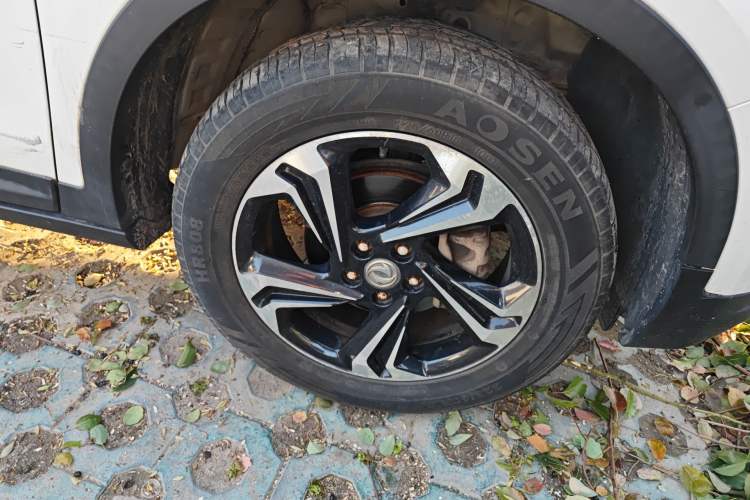 Used Dongfeng Aeolus AX7 2016 2.0L Automatic Zhiyi Trim
