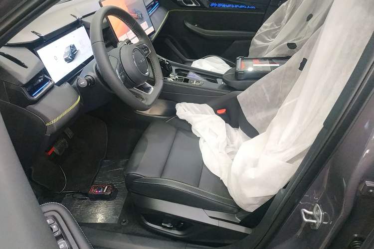 Used Lynk & Co 03 2025 1.5TD DCT Champion Edition Pro Left Front Seat