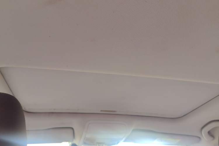 Used Volkswagen Sagitar 2015 1.6L Manual Comfort Model Headliner