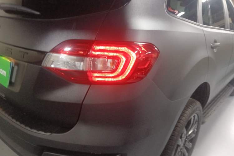 Used Ford Everest 2020 Sport Edition 2.3T Gasoline Automatic 4x4 Flagship Model with 7 Seats