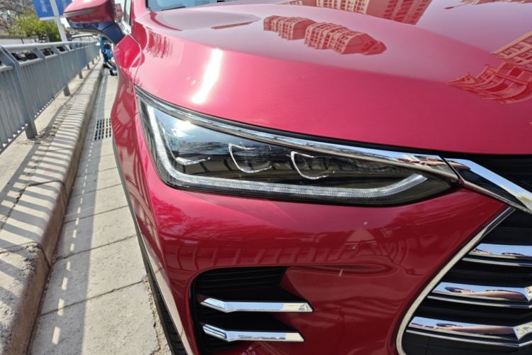 Used BYD Tang New Energy 2018 DM 2.0T All-Wheel Drive Smart Connectivity Luxury Model 7 Seats China V Emission Standard Right Front Headlight