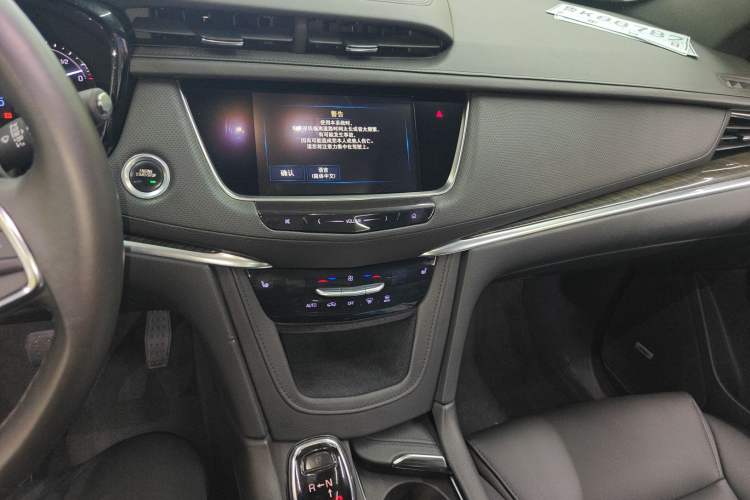 Used Cadillac XT5 2018 28E Four-Wheel Drive Tech Version
