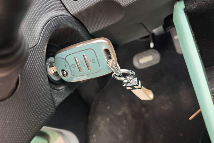 Used Wuling Hongguang MINIEV 2020 Enjoyment Model Lithium Iron Phosphate Interior 1