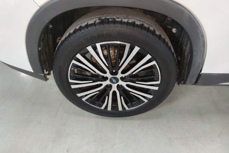 Used CHANGAN OSHAN X7 2021 1.5T Automatic Luxury Model Right Rear Wheel Hub