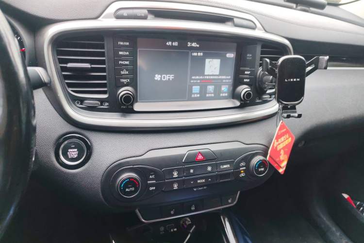 Used Kia Sorento 2015 Sorento L 2.4L Gasoline 4WD Elite Edition 5 Seats China V Emission Standard Audio And AC Panel