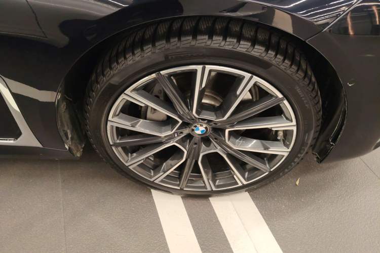 Used BMW 7 Series 2019 740Li Leading Model M Sport Package Exterior 4