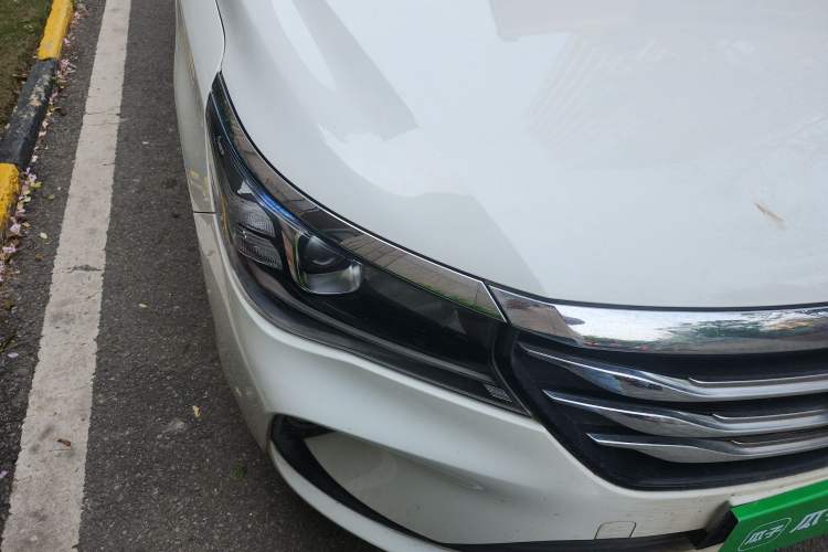 Used GAC Trumpchi GA4 2018 200T Automatic Luxury Edition Right Front Headlight