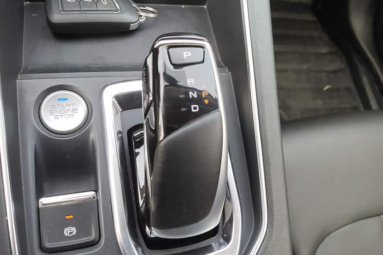 Used Dongfeng Aeolus E70 2021 Revised Version 2 360H Battery-Swap Edition Gear Lever