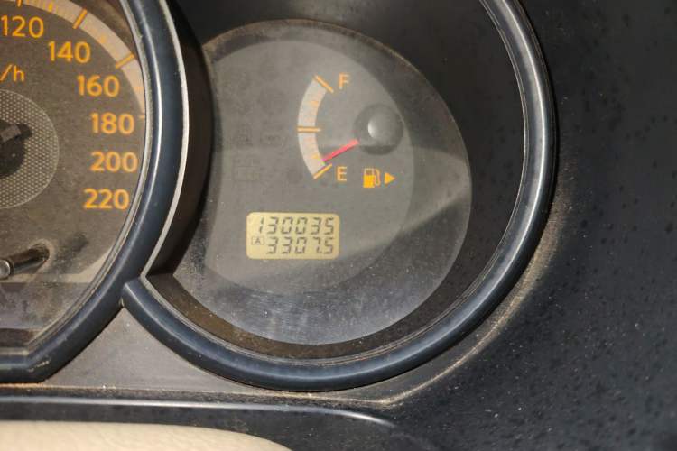 Used Nissan Livina 2007 1.6L Manual All-Around Version Odometer Close Up