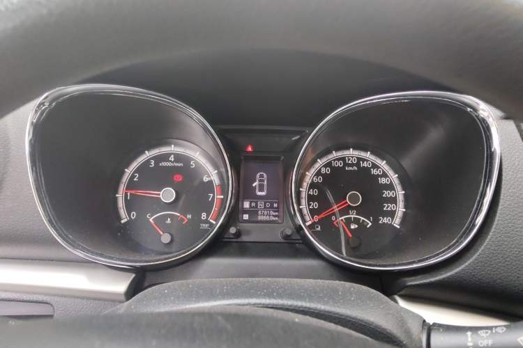 Used Venucia T70 2015 2.0L CVT Smart Edition