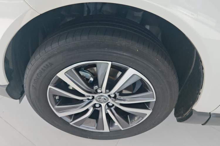 Used Toyota Harrier 2023 Dual-Engine 2.5L CVT Two-Wheel Drive Luxury Edition Left Front Wheel Hub