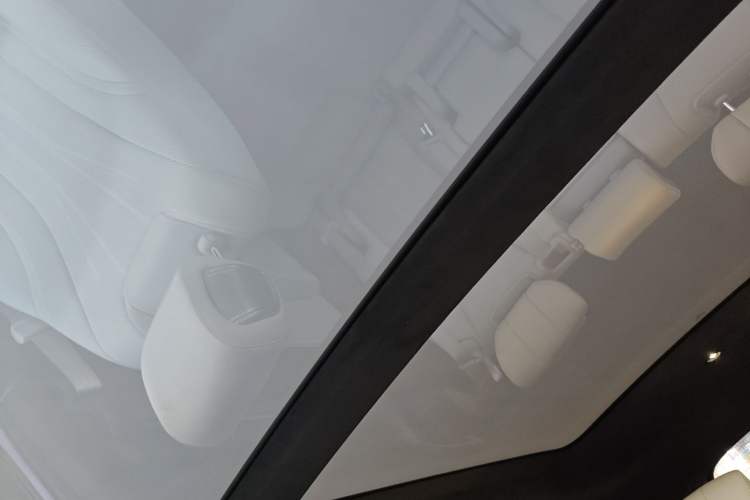 Used Honda P7 2025 Four-Wheel Drive Long-Range Max Headliner