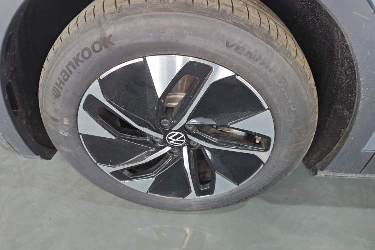 Used Volkswagen ID.4 CROZZ 2025 Pure Edition Left Front Wheel Hub