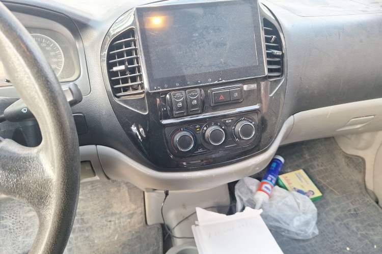 Used FORTHING Lingzhi 2015 M3 1.6L 7-Seater Comfort Model