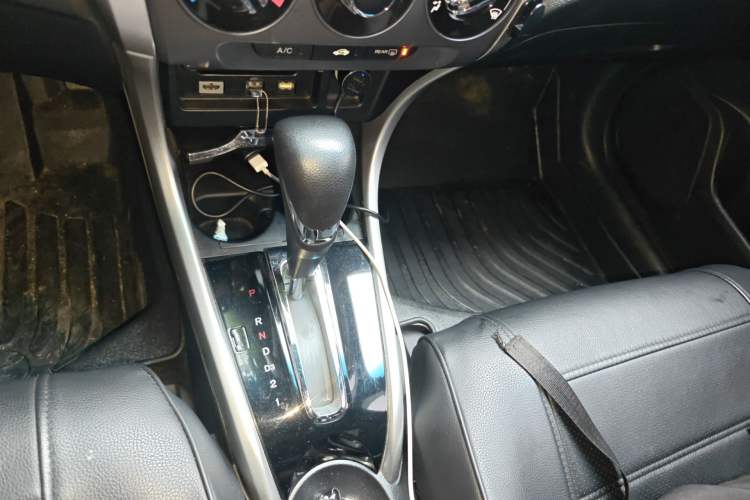 Used Honda Crider 2015 1.8L automatic luxury edition
