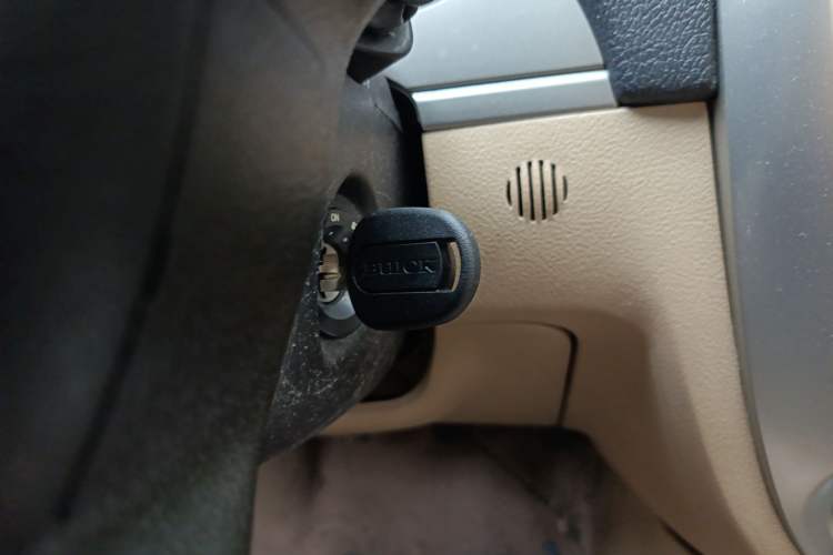 Used Buick Excelle 2013 1.5L Manual Classic Model
