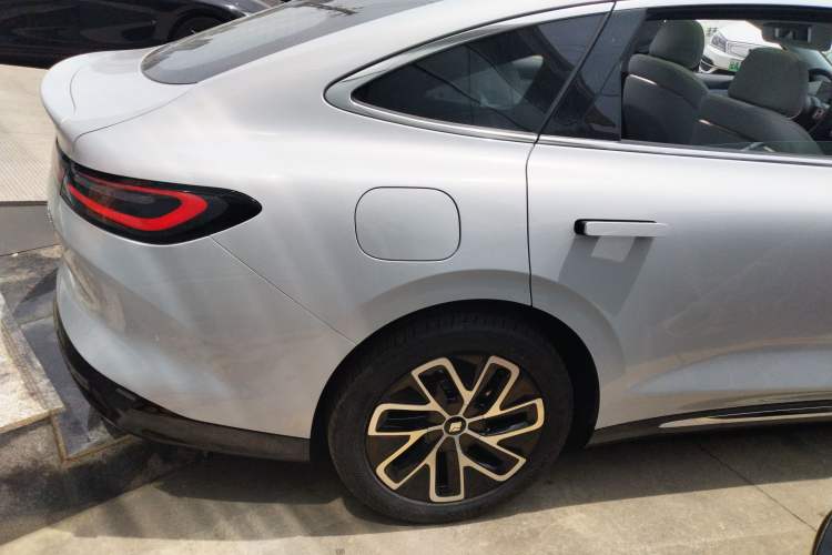 Used Baojun Enjoy 2025 Plug-in Hybrid 140km Standard Version